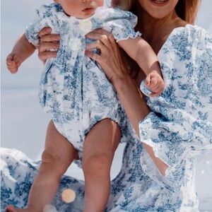 Women’s Blue & White Printed Long Sleeve Maxi Dress — Elegant Floral Toile